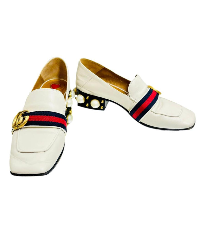 Gucci Leather & Pearl Loafer. Size 36