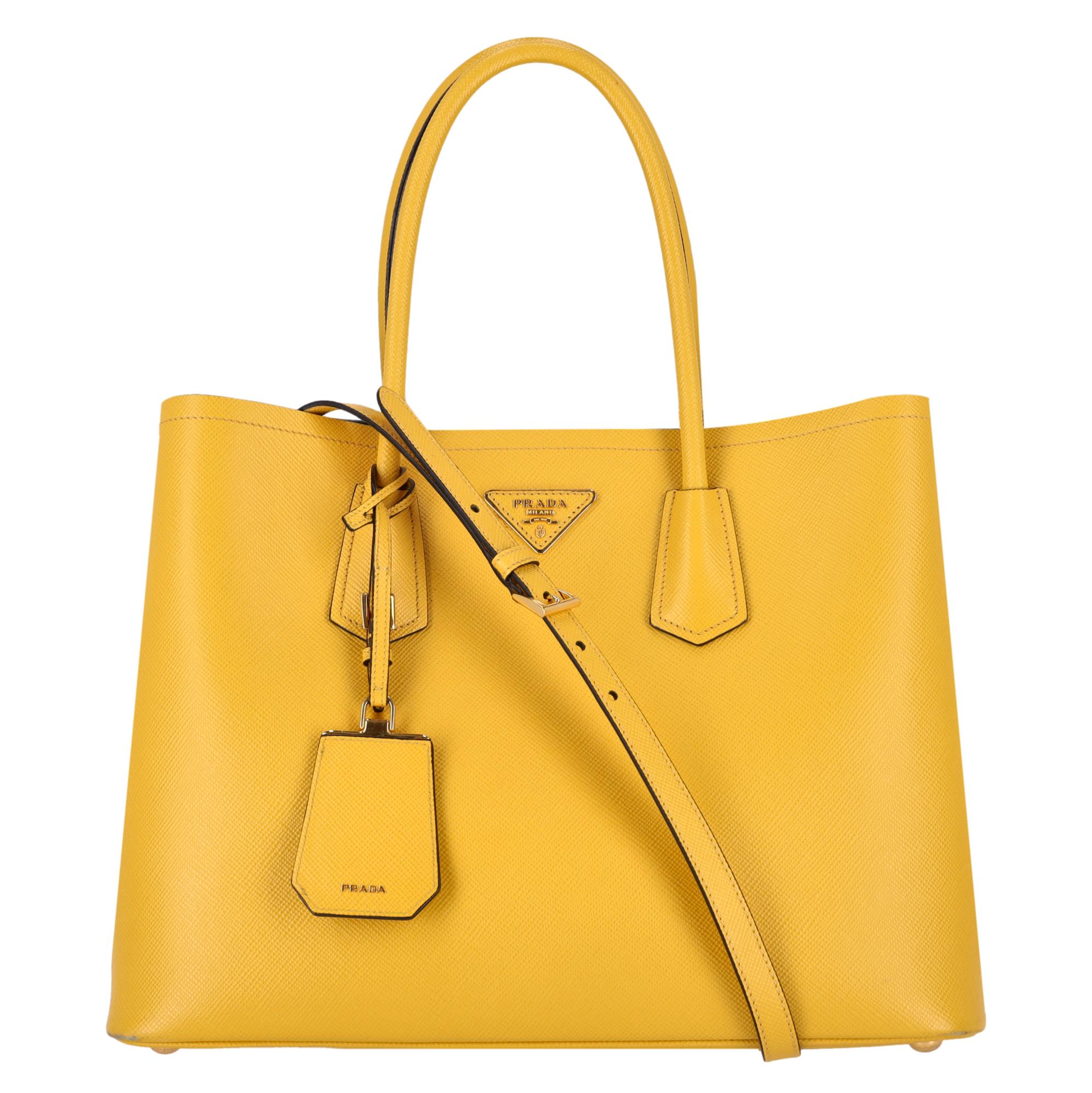 【macyluuさん専用】PRADA イエローレザー ボストンバッグ Pradayellowbag_2_clipped_rev_1