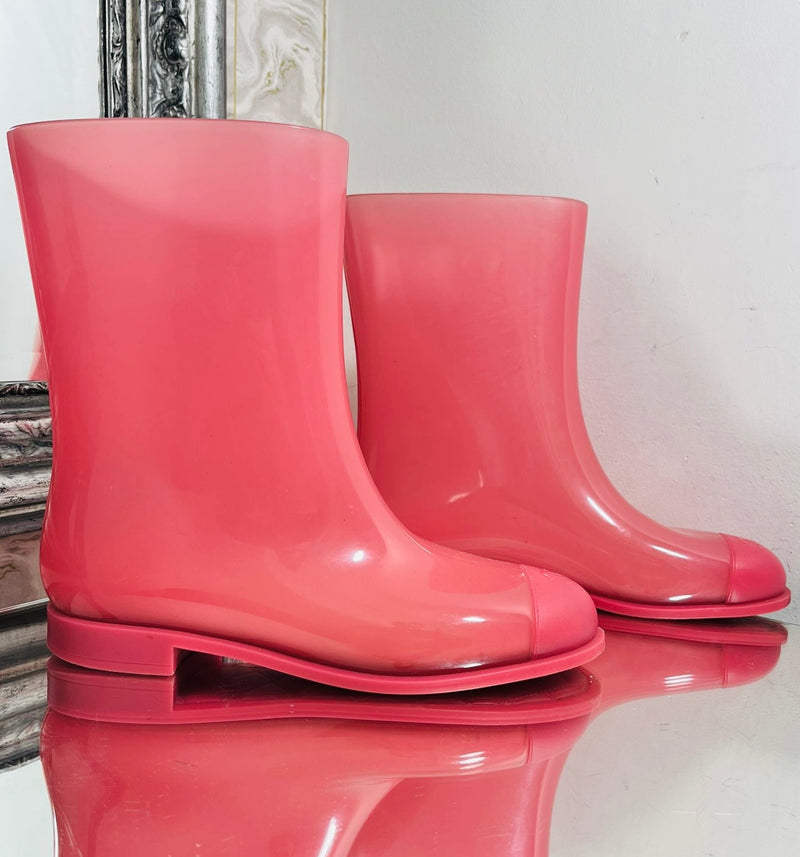 Chanel 'CC' Logo Wellington Boots. Size 41