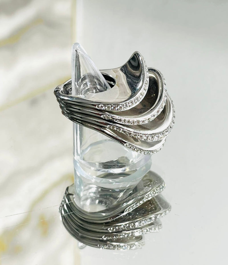 De Grisogono 'Onde' Ring in 18k White Gold With Brilliant Cut Diamonds