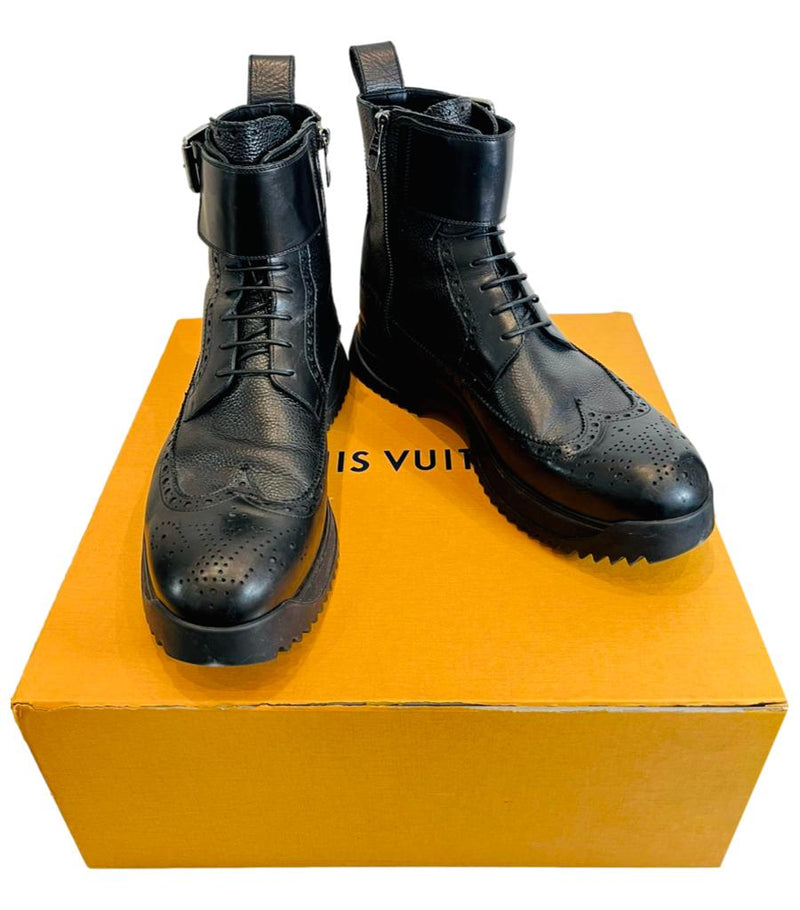 Louis Vuitton Frontier Leather Ankle Boots. Size 8