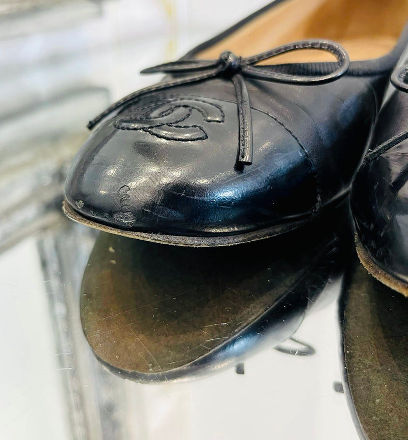 Chanel 'CC' Logo Leather Ballet Flat. Size 37.5