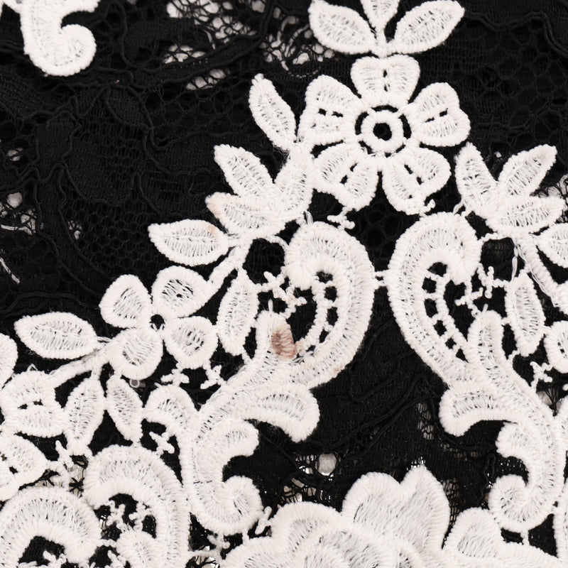 Alexis Floral Lace Detailed Midi Dress. Size M