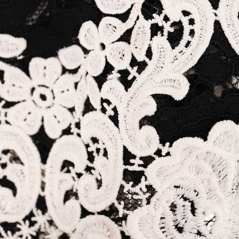Alexis Floral Lace Detailed Midi Dress. Size M