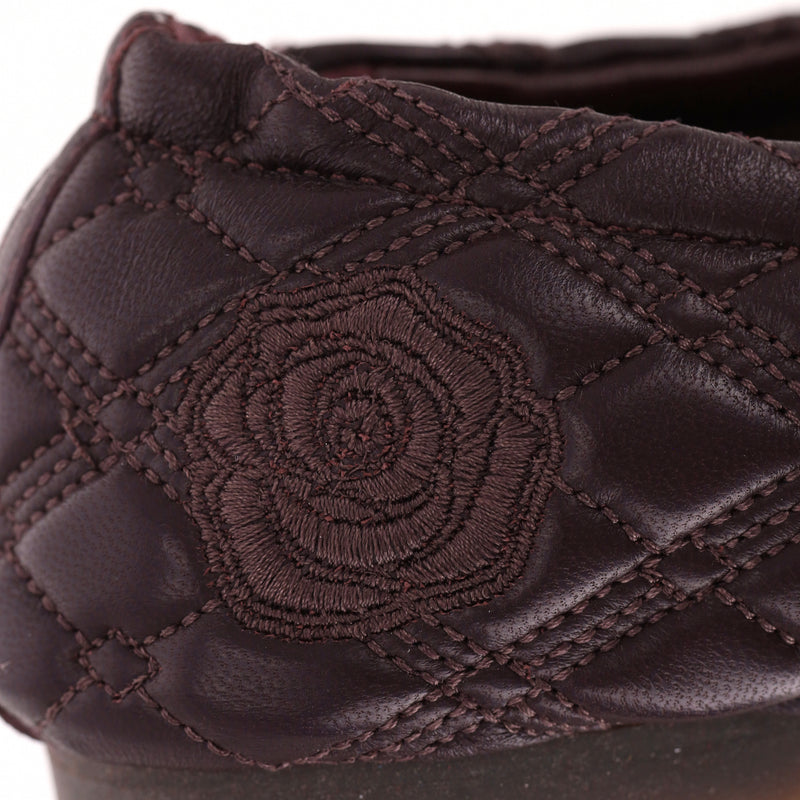 Burberry Embroidered Quilted Lambskin Ballet Flats. Size 38.5