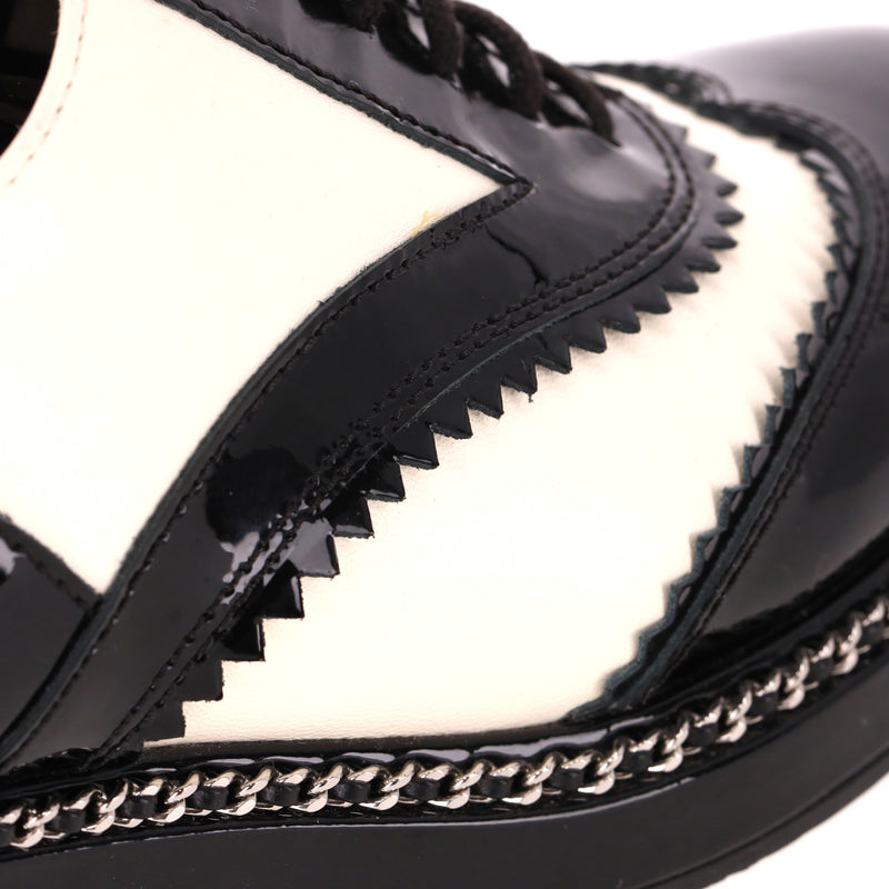 Chanel Two-Tone Patent Leather Chain & Logo Detail Oxford Brogues. Size 37.5