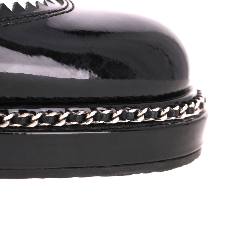 Chanel Two-Tone Patent Leather Chain & Logo Detail Oxford Brogues. Size 37.5
