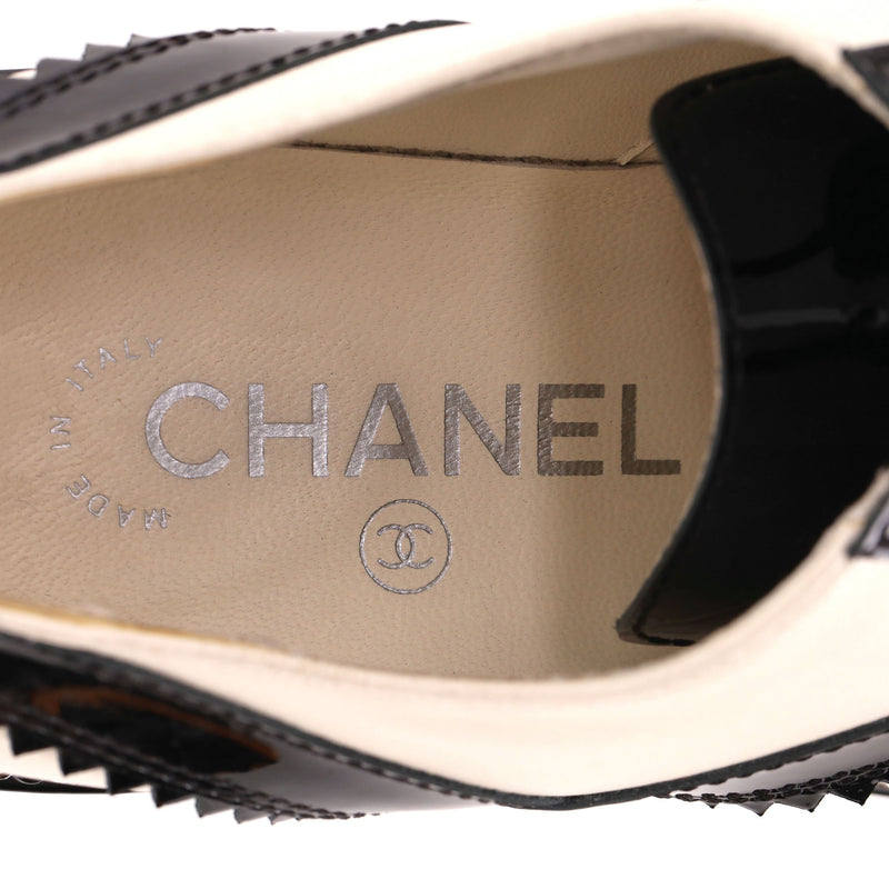 Chanel Two-Tone Patent Leather Chain & Logo Detail Oxford Brogues. Size 37.5
