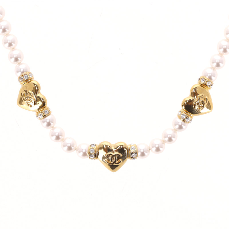 Chanel 2024 Collection Pearl Choker Necklace With 'CC' Logo Heart Pendants