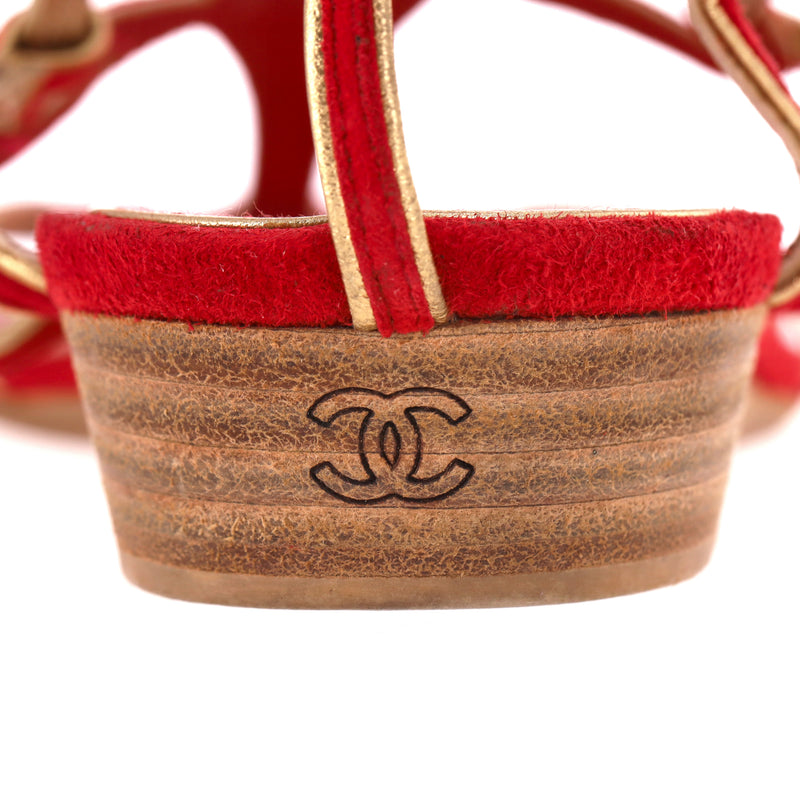 Chanel Low Wedge Suede Sandals With 'CC' Logo Detail. Size 37