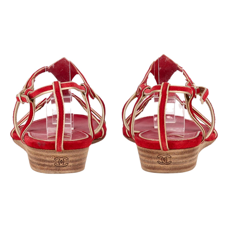Chanel Low Wedge Suede Sandals With 'CC' Logo Detail. Size 37
