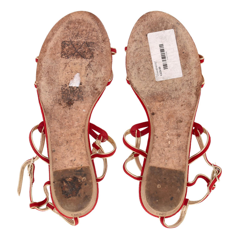 Chanel Low Wedge Suede Sandals With 'CC' Logo Detail. Size 37
