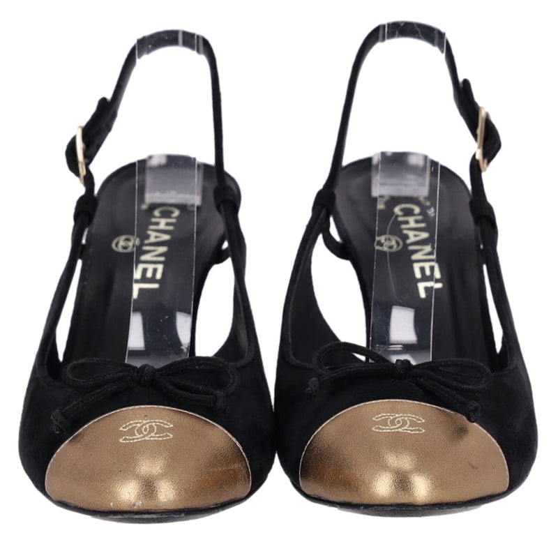 Chanel Suede Pumps With A Metallic 'CC' Logo Cap-Toe. Size 39.5