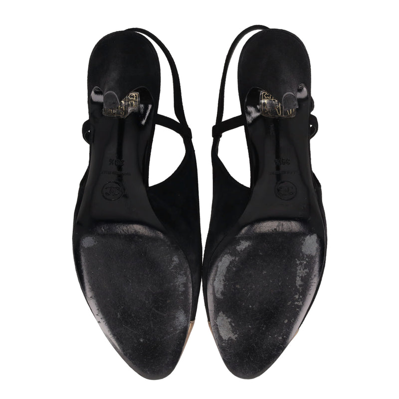 Chanel Suede Pumps With A Metallic 'CC' Logo Cap-Toe. Size 39.5