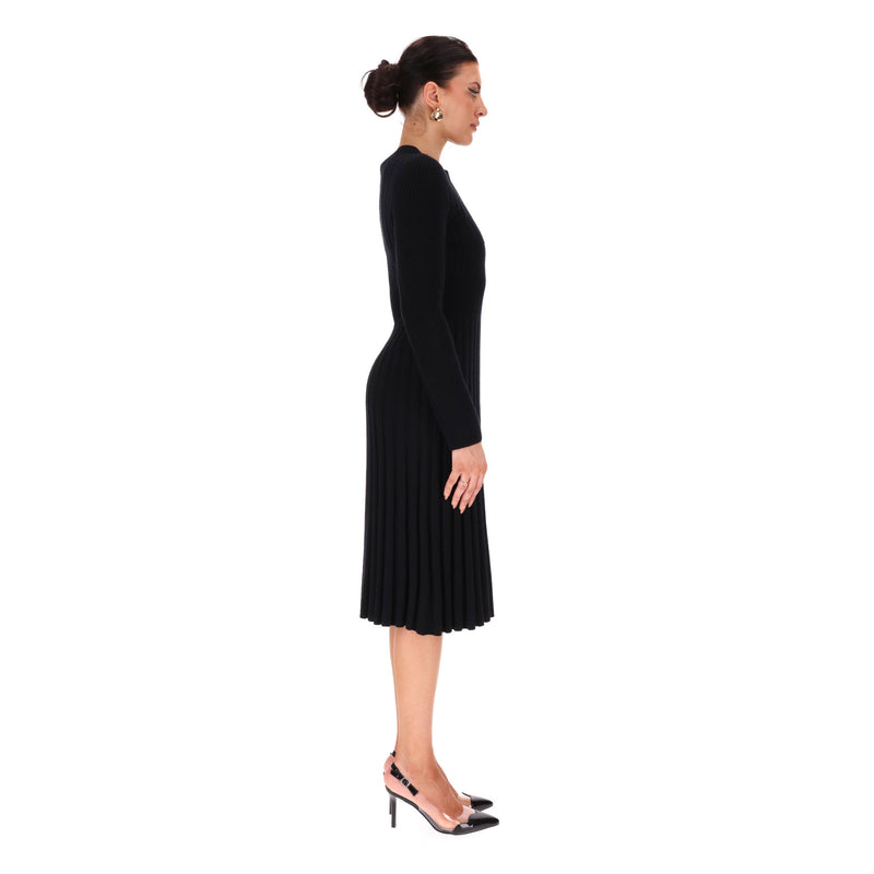Chanel Wool Ribbed Plisse Dress. Size 34FR