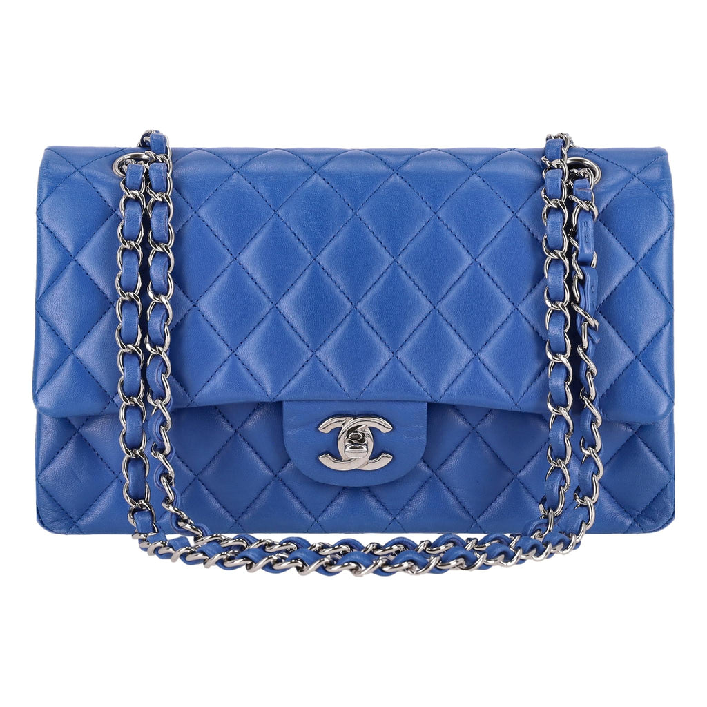 CHANEL ブルーキルティングバッグ Chanel Diamond Quilted Lambskin Medium Timeless Double Flap Bag