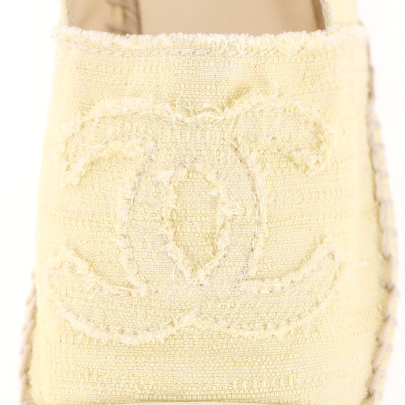 Chanel 'CC' Logo Canvas Espadrilles. Size 41