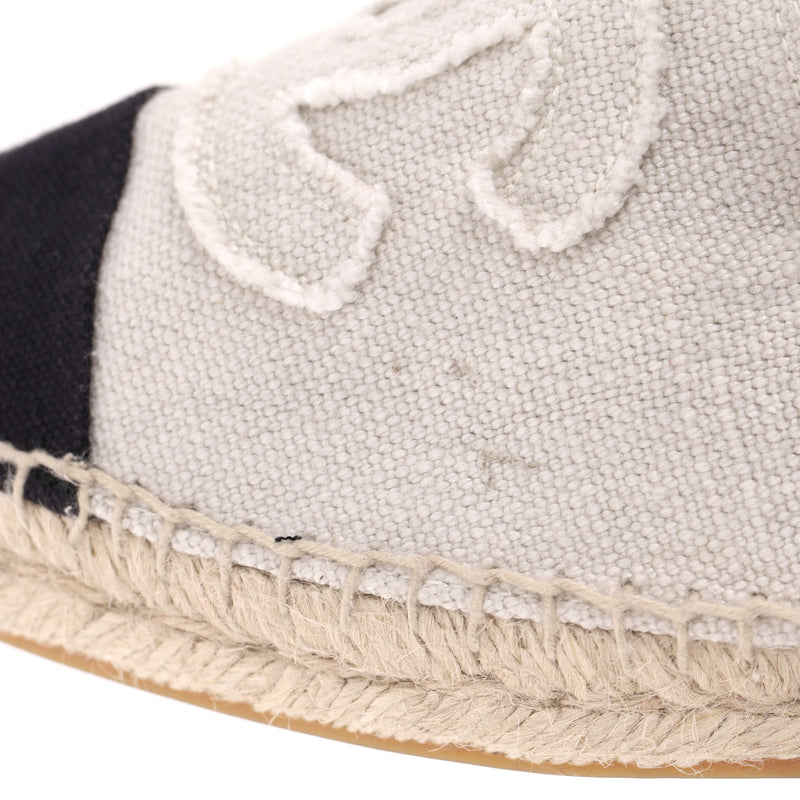 Chanel 'CC' Logo Canvas Espadrilles. Size 40