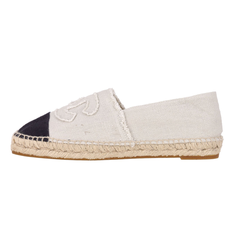 Chanel 'CC' Logo Canvas Espadrilles. Size 40