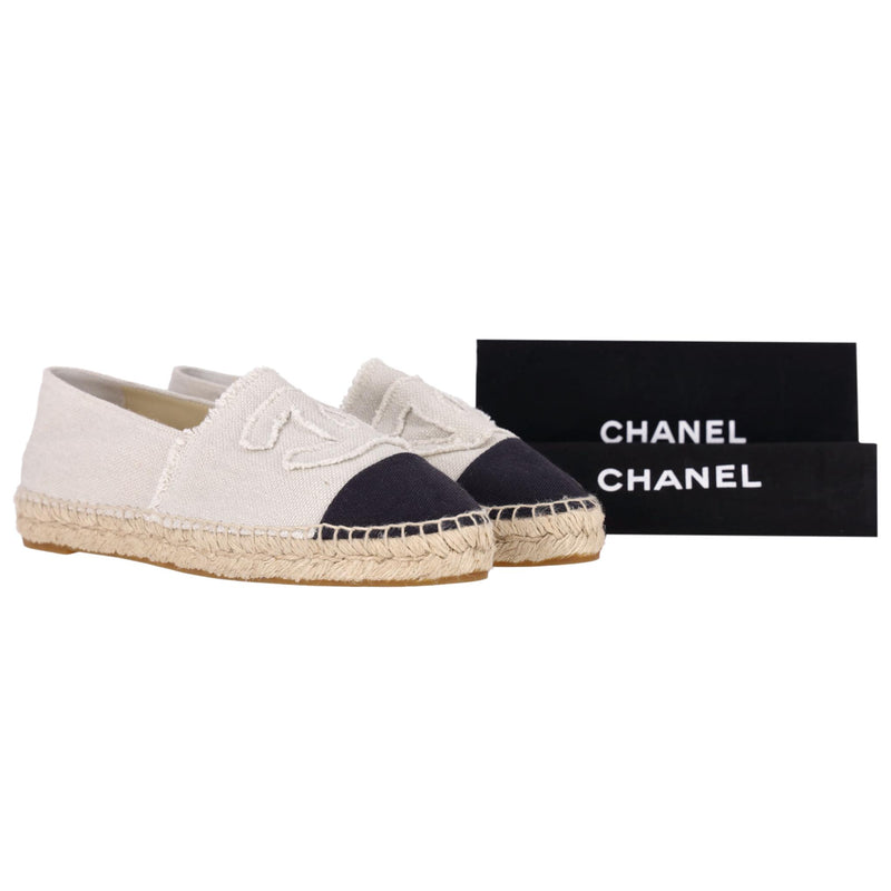Chanel 'CC' Logo Canvas Espadrilles. Size 40