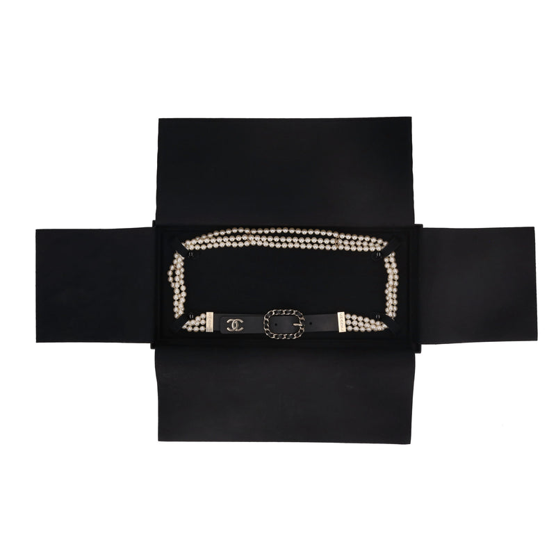 Chanel 'CC' Logo, Leather & Chain Pearl Belt