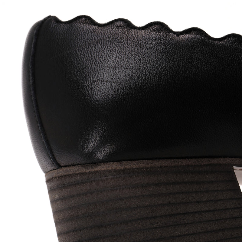 Chloe Scalloped Leather Heeled Loafers. Size 39.5