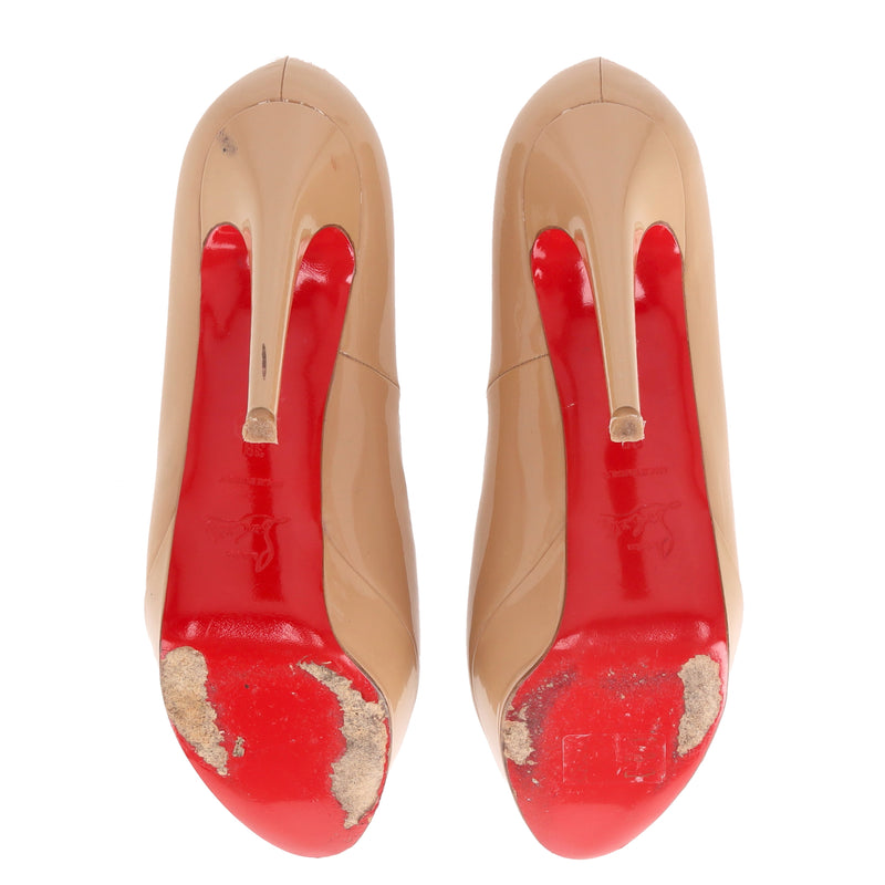 Christian Louboutin Bianca Patent Leather Pumps. Size 38