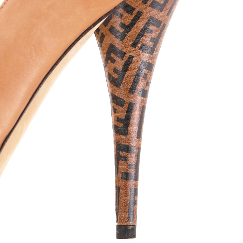 Fendi Peep-Toe Leather Pumps With 'FF' Zucca Heel. Size 39