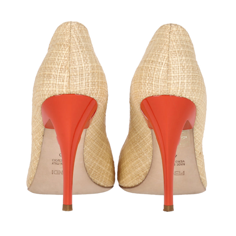 Fendi Raffia Peep-Toe Pumps With A Patent Leather Bow. Size 40