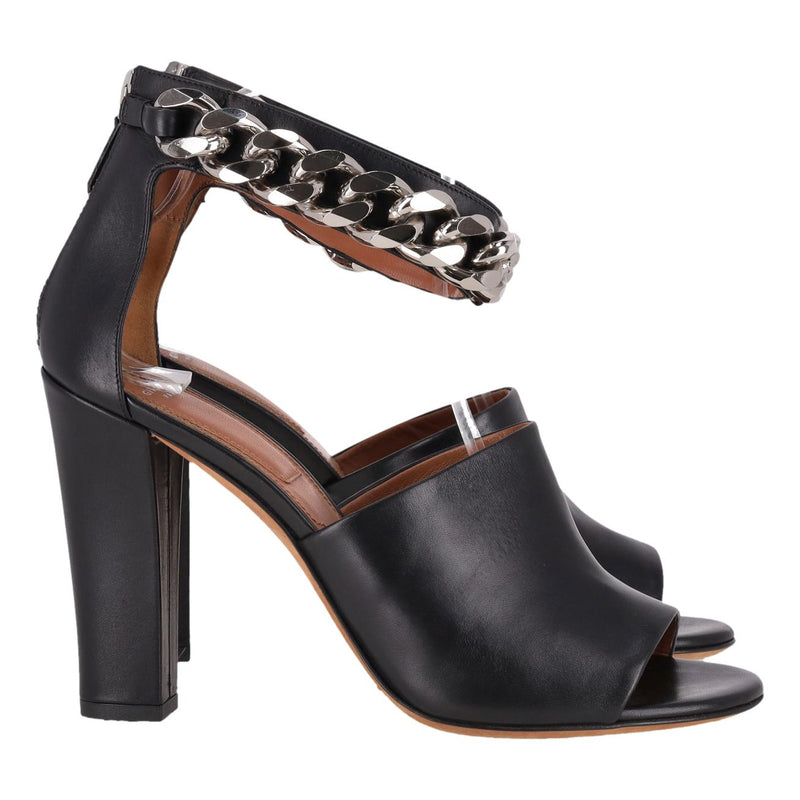 Givenchy Lambskin Sandals With A Chain Detail. Size 39.5