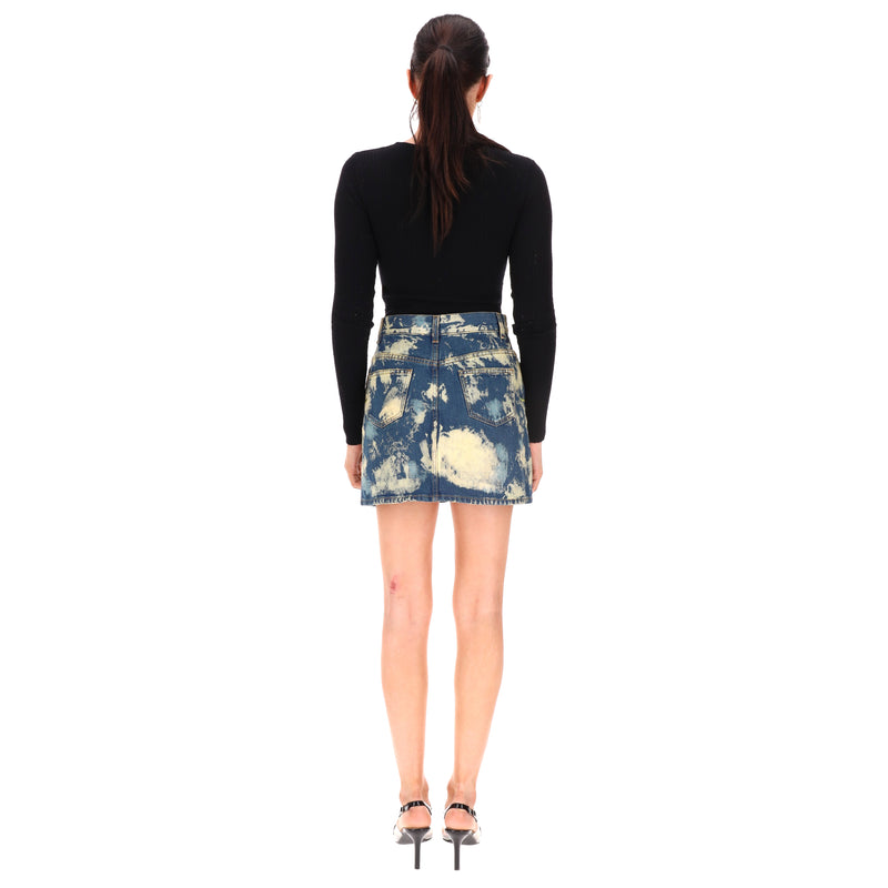 Gucci Denim  Floral Embroidered Skirt. Size 40IT