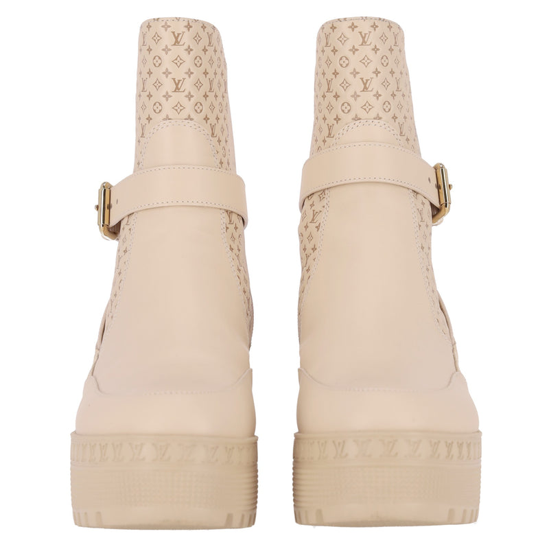 Louis Vuitton Suede 'LV'  Logo Embossed Laureate Platform Desert Boots. Size 37