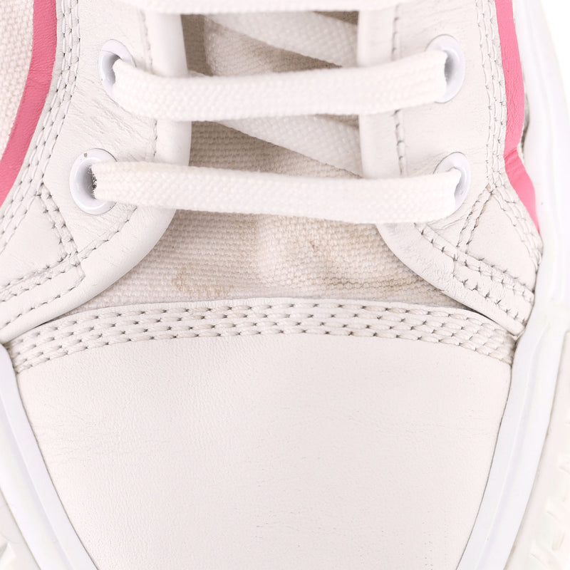 Louis Vuitton Leather & Canvas Monogram LV Squad High-Top Sneakers. Size 37