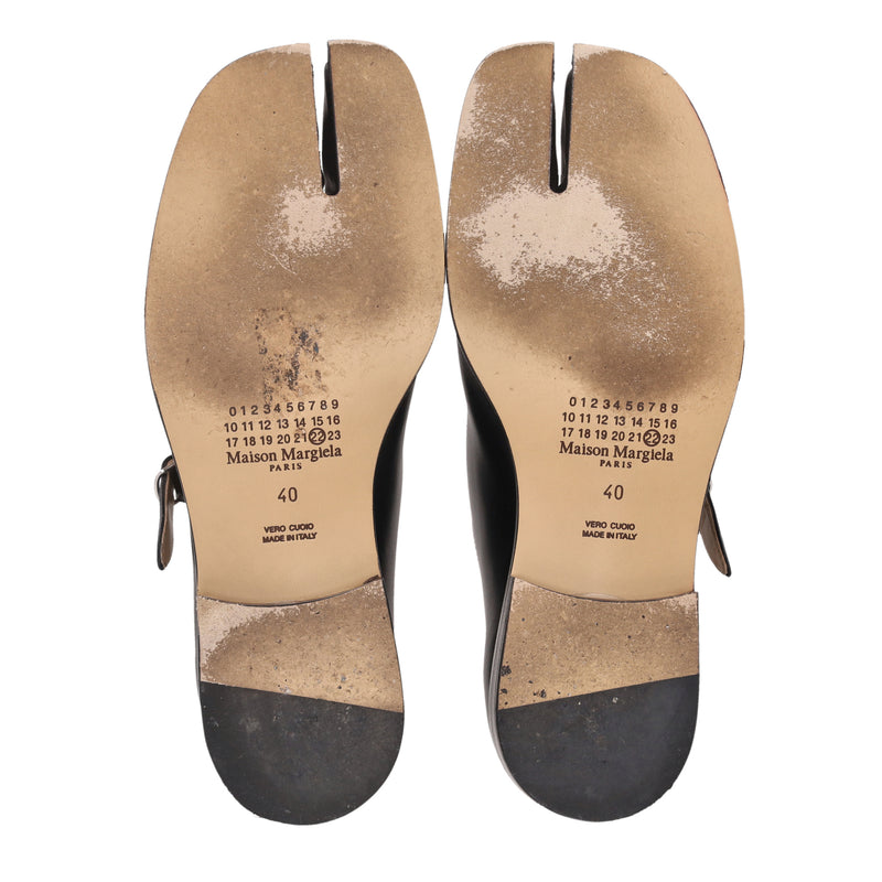 Maison Margiela Tabi Split-Toe Leather Mary Janes. Size 40