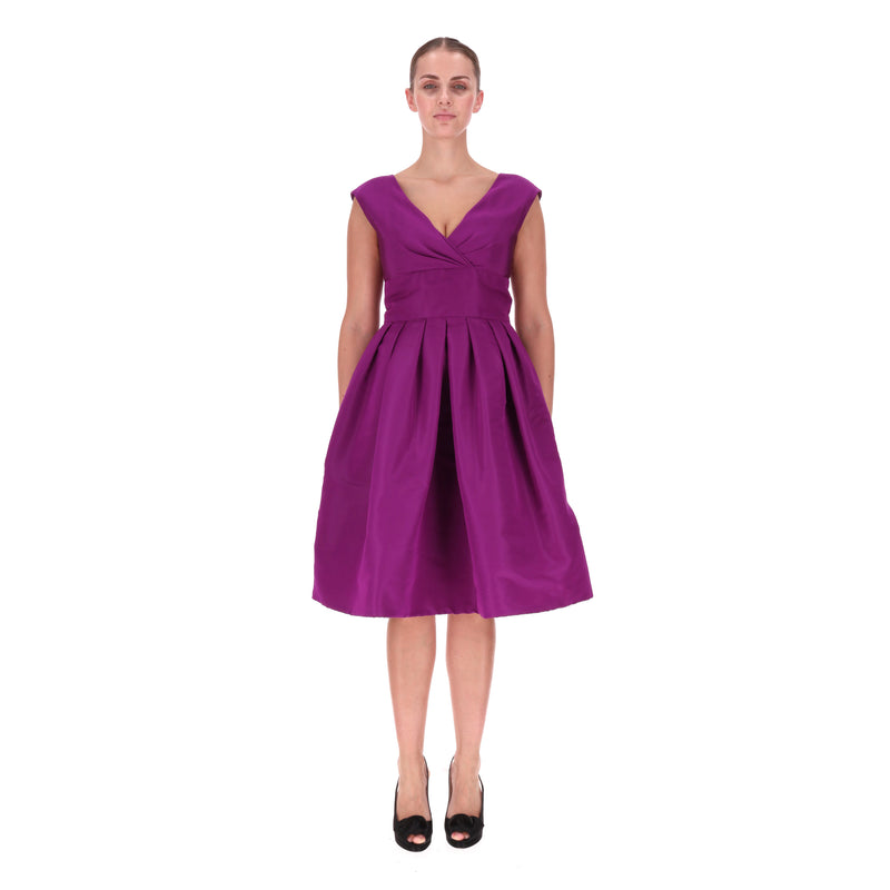 Oscar De La Renta Silk Flared Pleated Dress. Size 8US