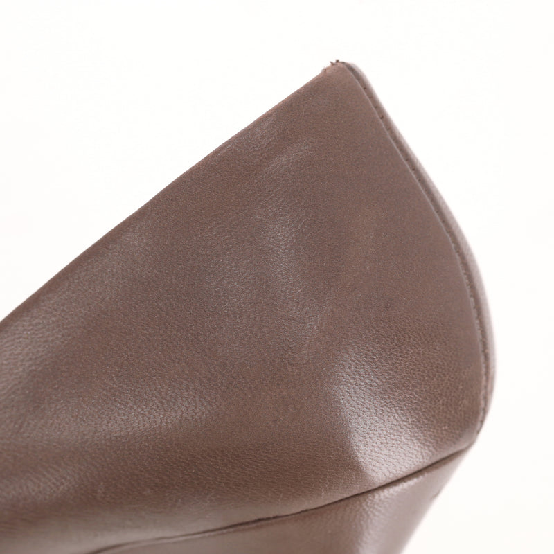 Prada Lather Pumps. Size 38.5