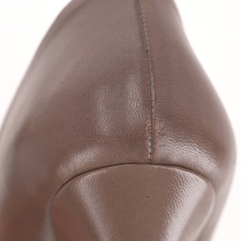 Prada Lather Pumps. Size 38.5