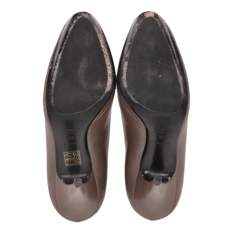 Prada Lather Pumps. Size 38.5