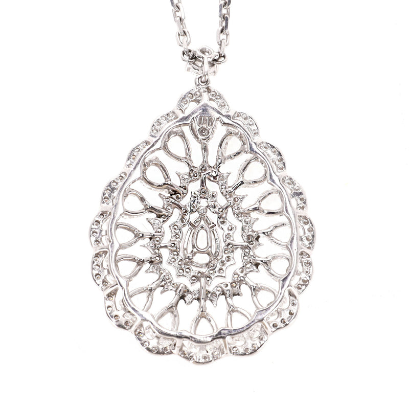 18k White Gold Pear-Shaped Pendant Necklace Set With 9cts Of Diamonds
