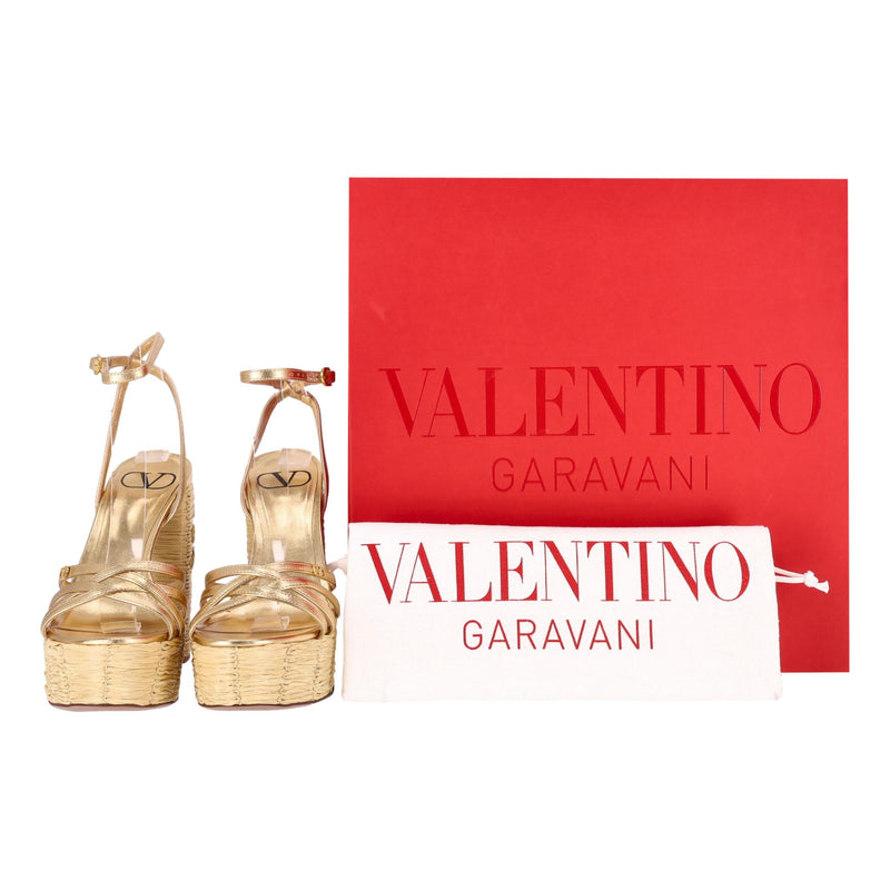 Valentino Garavani Raflower Raffia-Trimmed Leather Platform Sandals. Size 36