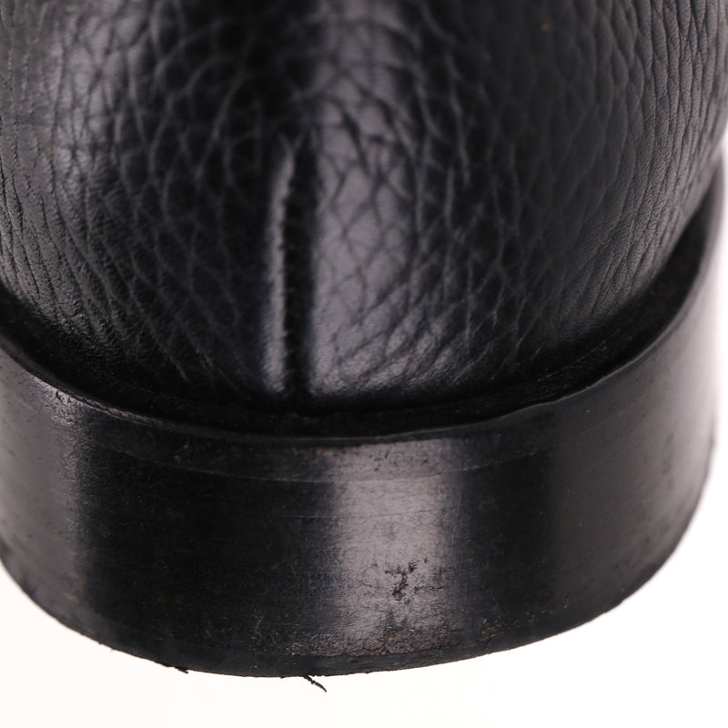 Valentino Garavani Grained Calfskin Rockstud Beatle Chelsea Ankle Boots. Size 38