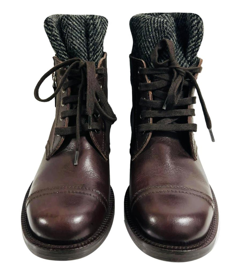 Chanel 'CC' Logo Leather Ankle Boots. Size 37.5