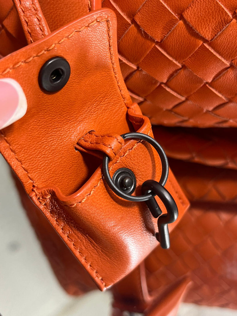 Bottega Veneta Intrecciato Montaigne Leather Bag