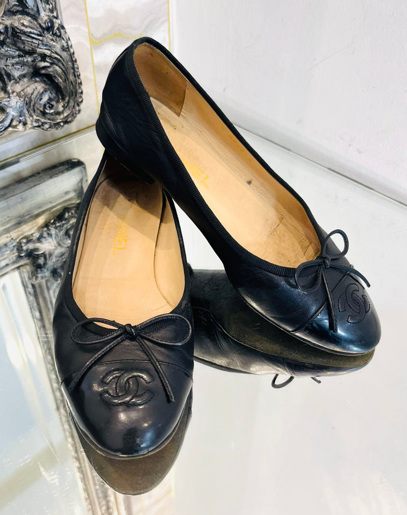 Chanel 'CC' Logo Leather Ballet Flat. Size 37.5