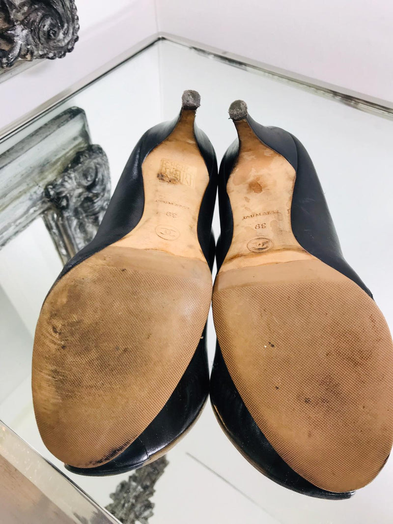 Designer Dress Agency London - Chanel Vintage Two Tone Pumps. Size 39 - Shush At The Wellington