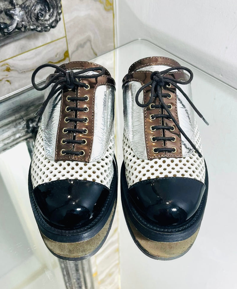 Chanel Coco Cuba Leather 'CC' Mules. Size 36