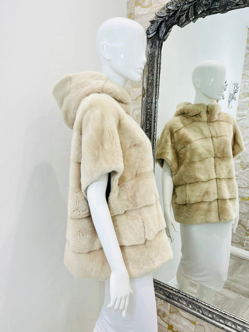 Divine Cashmere Mink Fur Hooded Gilet. Size 38FR