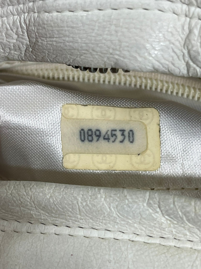 Chanel Vintage Leather Double 'CC' Logo Camera Bag