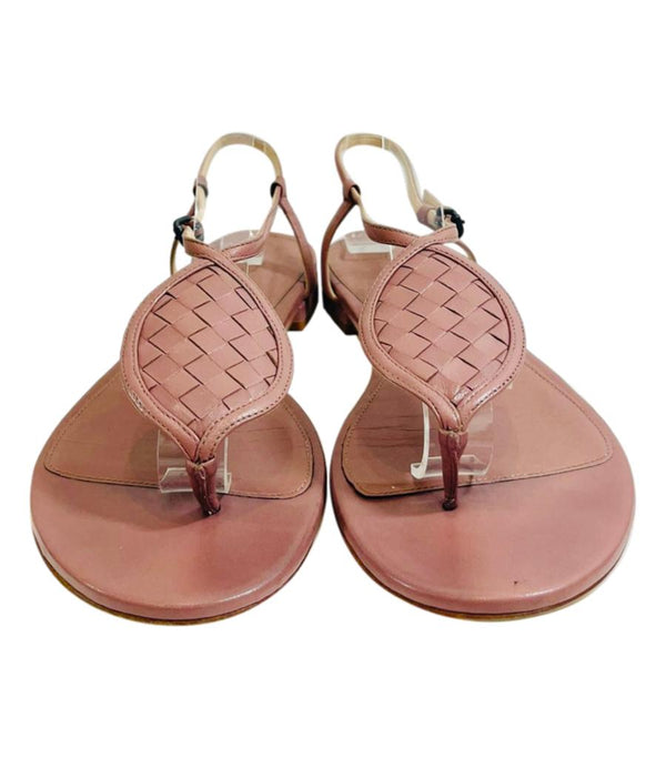Bottega Leather Intrecciato Thong Sandals. Size 40