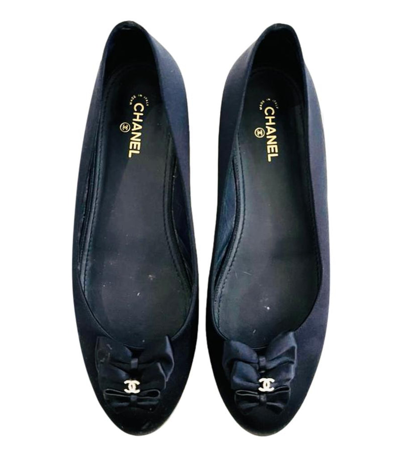 Chanel Satin Bow & Crystal 'CC' Logo Ballet Flats. Size 40